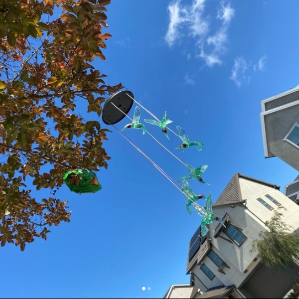 Carillon Éolien à Énergie Solaire avec Changement de Couleur